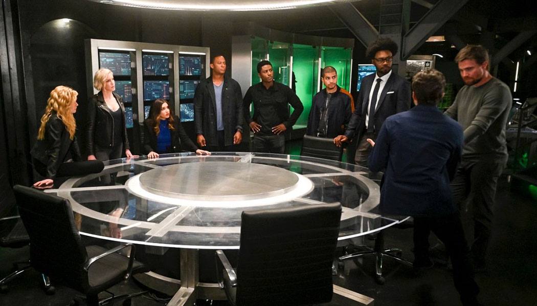 Imagem do episódio 8x04 de Arrow une passado e futuro