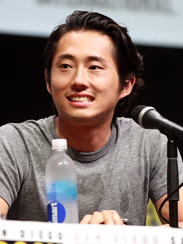 Steve Yeun larga filme da Marvel no meio da produção