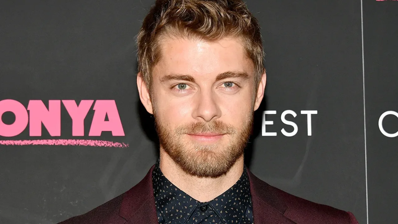 Luke Mitchell Chicago Med 9 temporada