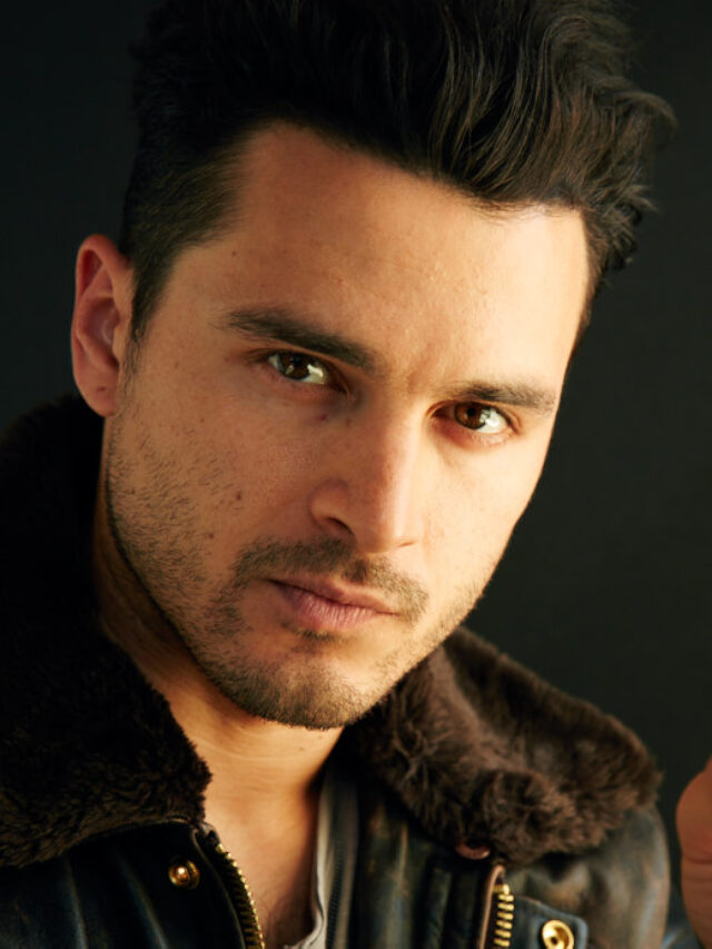 Michael Malarkey, de The Vampire Diaries, entra para O Agente Noturno